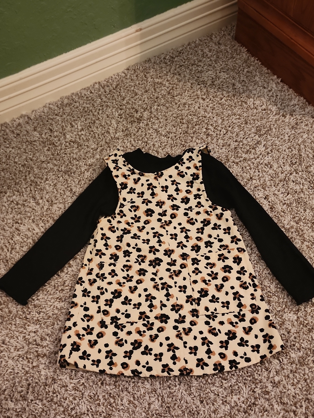 Nannette Toddler 3T Printed Jumper With Black Long-sleeve, Pre-owned But VGUC